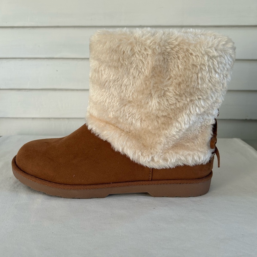 Makalu Hanana MicroSuede Boots with‎ Faux Fur Lining Sz 9
